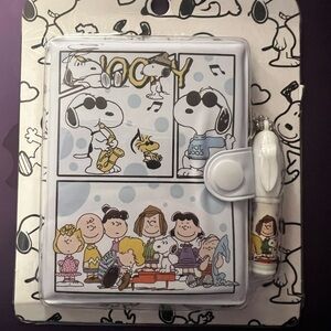 Peanuts Snoopy Notepad Set with Pen - White and Blue